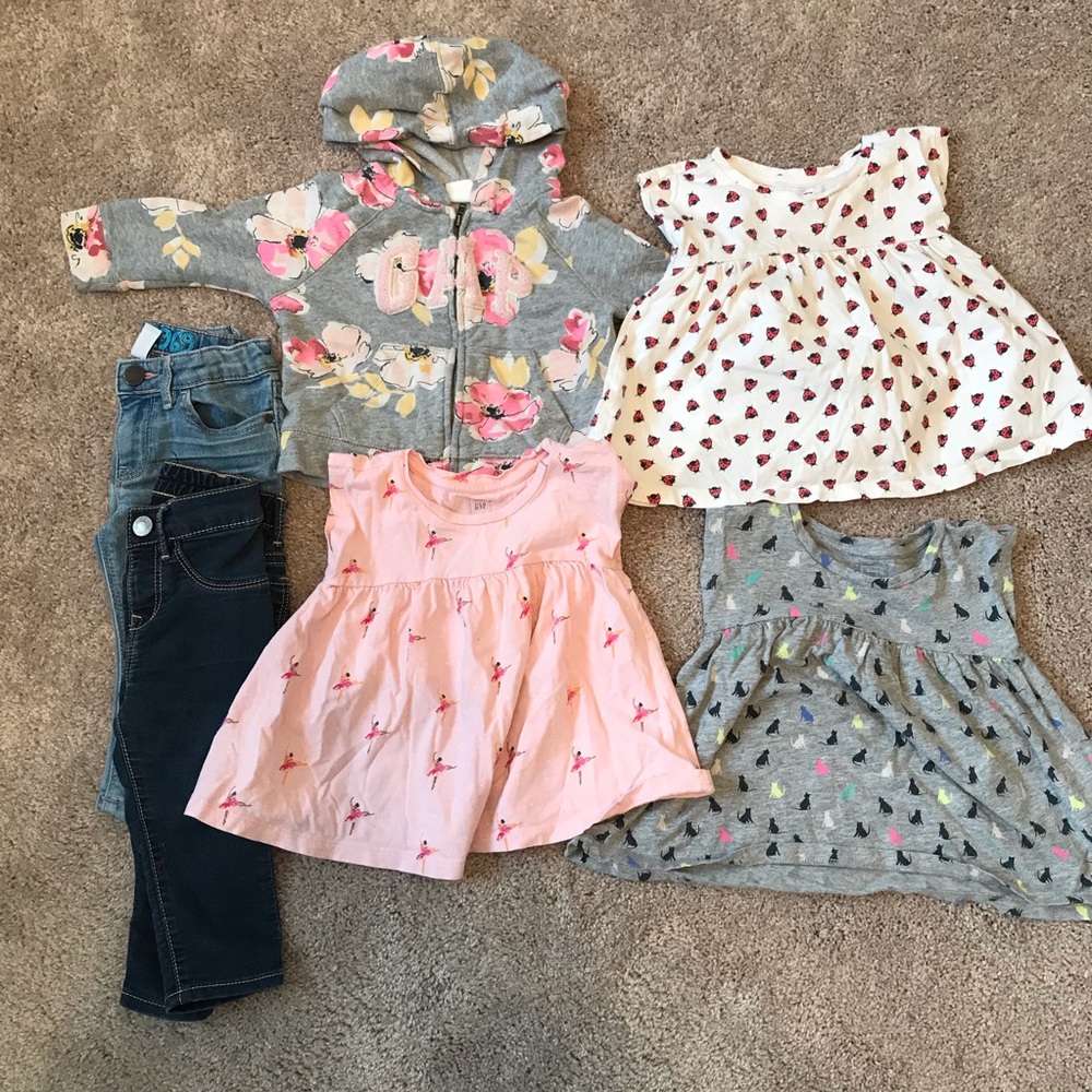 Girls BabyGap 6 piece bundle 12-18m